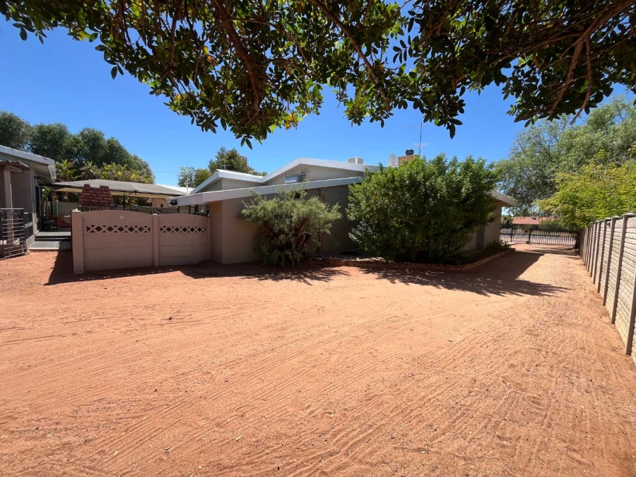 5 Bedroom Property for Sale in Oosterville Northern Cape